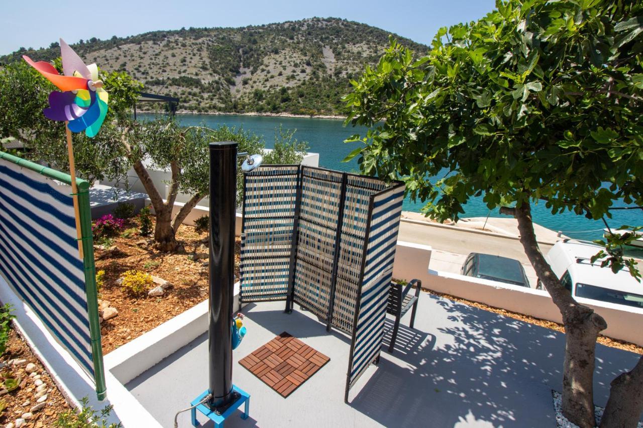 Apartment Astrid 5 M From Beach Vinisce Exterior photo